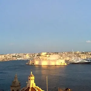 Luciano - Self Catering Apartament Valletta